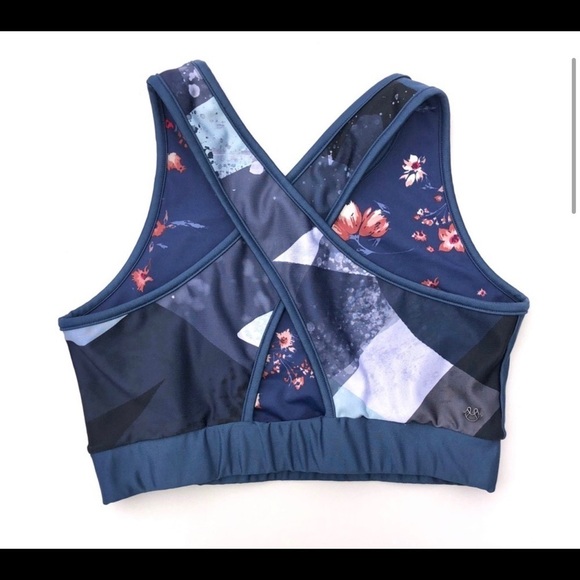 NWT Maaji Cross Sports Bra Women's Size Small Blue Strap Impact Reversib… - Picture 2 of 5
